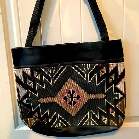 Beautiful Designed Native Bag - Picture 1 of 2